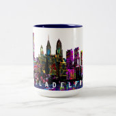 Philadelphia, Pennsylvania in Graffiti Zweifarbige Tasse (Mittel)
