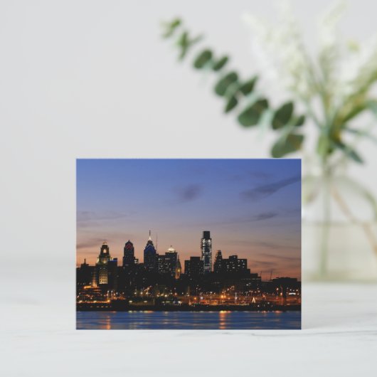 Philadelphia Skyline bei Twilight - Revidierte Pos Postkarte (Stehend Vorderseite)