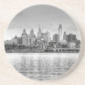 Philadelphia-Skyline in Schwarzweiß Getränkeuntersetzer (Vorne)