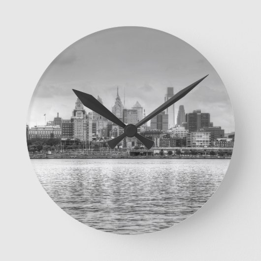 Philadelphia-Skyline in Schwarzweiß Runde Wanduhr (Vorderseite)