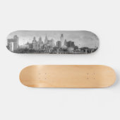 Philadelphia-Skyline in Schwarzweiss Skateboard (Horizontal)