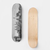 Philadelphia-Skyline in Schwarzweiss Skateboard (Vorderseite)