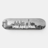 Philadelphia-Skyline in Schwarzweiß Skateboard (Horizontal)