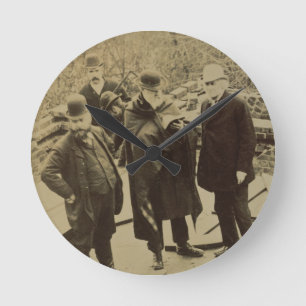 Philip Webb (1831-1915) während des Baus von Runde Wanduhr