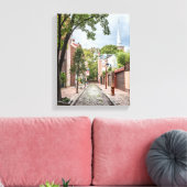 Philly Church and Cobblestone Alley Small Leinwanddruck (Insitu (Wohnzimmer))