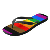 Philly Rainbow Pride Flag Badesandalen (Schrägansicht)