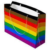 Philly Rainbow Pride Flag Große Geschenktüte (Rückseite Schrägansicht)