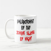 Phlebotomist Zombie Jäger Kaffeetasse (Links)