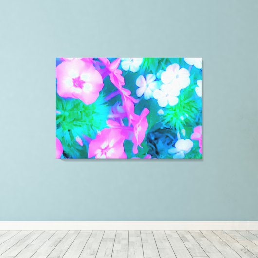 Phlox-Blume in Rosa, Grün, Blau und Weiß. Leinwanddruck (Insitu (Holzboden))