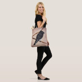 Phoebe auf brauner Umhängetasche Tasche (Am Model)