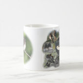 Phoebe Vogel-Foto-Collagen-Wickelrock Kaffeetasse (Mittel)