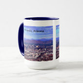 Phoenix Arizona Skyline am Tag Tasse (Vorderseite Links)