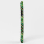 Phone case with an intricate green and brown  (Hinten/Rechts)