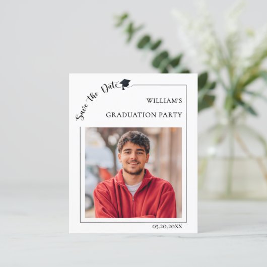 Photo guy Graduation Save the Date card (Stehend Vorderseite)