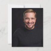 Photo man cheers birthday invitation (Rückseite)