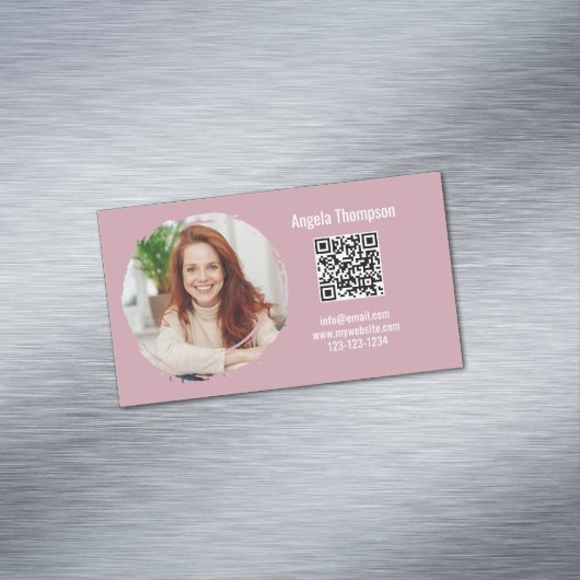 Photo QR Code Pink Modern Magnetic Magnetische Visitenkarte (Beispiel)
