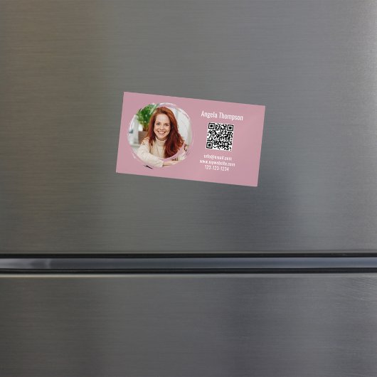 Photo QR Code Pink Modern Magnetic Magnetische Visitenkarte