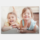 Photo & White Text Overlay Simple Modern Keepsake Magnet (Vorderseite)