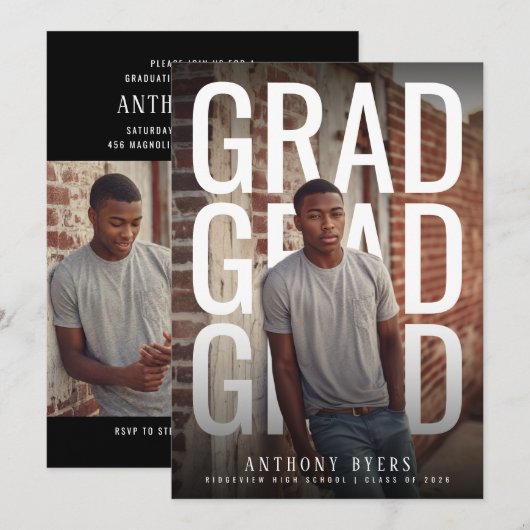 PhotoPop Bold Typography Graduation Party Einladung (Vorne/Hinten)