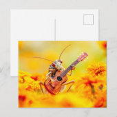 Photorealistic Cockroach Playing Guitar Among Mari Postkarte (Vorne/Hinten)