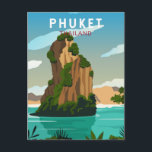 Phuket Thailand Retro Postkarte<br><div class="desc">Phuket Vektorgrafik Design. Es besteht aus der Insel Phuket,  der größten Insel des Landes,  und weiteren 32 kleineren Inseln vor der Küste. Es liegt vor der Westküste des Festlands in der Andamanensee.</div>