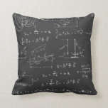 Physikdiagramme und -formeln kissen<br><div class="desc">Physikdiagramme und -formeln weissen Handschrift auf Tafel</div>