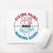 Physiotherapeut, der Schmerzen behebt und Schmerze Mousepad (Mit Mouse)