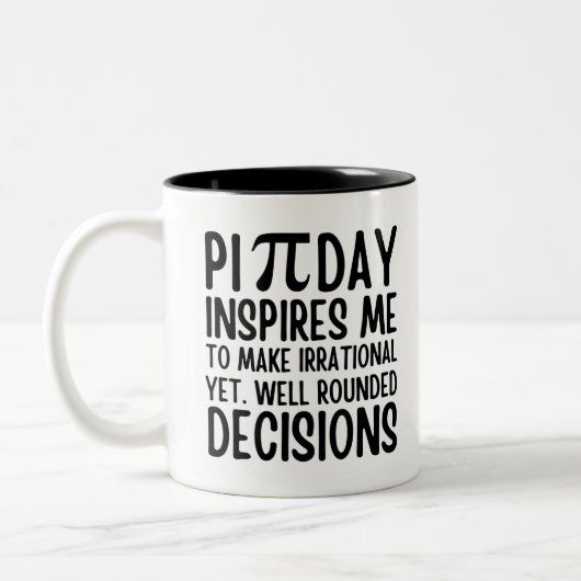Pi Day Funny Zweifarbige Tasse (Links)