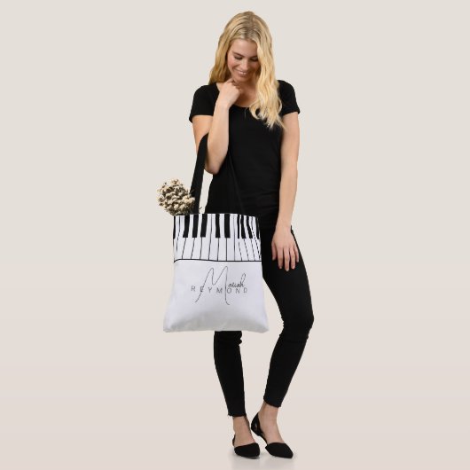 Piano All-over White Tote Bag mit Skriptname Tasche (Am Model)
