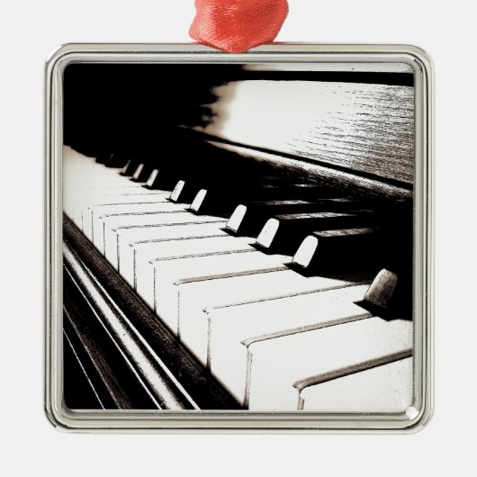 Piano Keys Macro Ornament Aus Metall (Vorne)