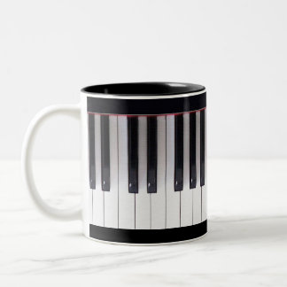 Piano Keys von Leslie Harlow Zweifarbige Tasse