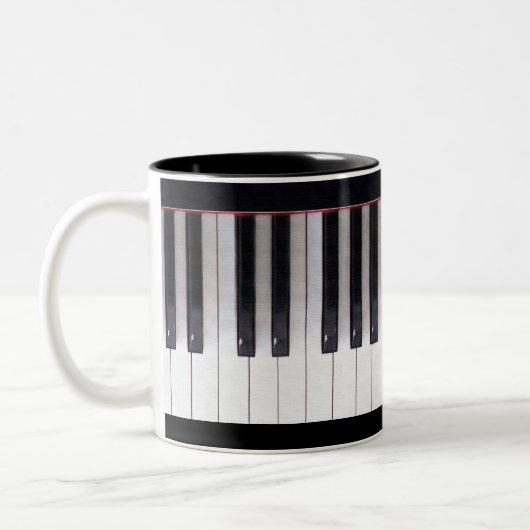 Piano Keys von Leslie Harlow Zweifarbige Tasse (Links)