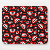 Piano-Lächelmuster auf schwarzem Hintergrund Mousepad (Vorne)