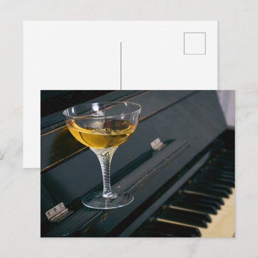 Piano mit Getränk Postkarte (Vorne/Hinten)