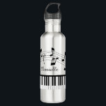 Piano-Musiknoten Custom Colors Personalisiert Edelstahlflasche<br><div class="desc">Moderne, stilvolle Wasserflasche mit Klaviertastatur und Musiknoten und einem Namen, Monogramm oder Ihrem Wunschtext in den Stilen und Farben des Schriftartes (in Schwarz und Weiß dargestellt). Erstellen Sie Ihr eigenes, individuelles Aussehen, das Ihrem Stil entspricht. Ideal für Pianisten, Musiklehrer und Instruktoren, Musiker und Musiker. OPTIONEN: Das Muster wird auf der...</div>