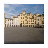 Piazza Anfiteatro Platz in Lucca - Toskana, Italie Fliese (Vorderseite)