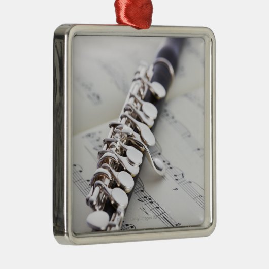 Piccoloflöte auf einer Kerbe Ornament Aus Metall (Rechts)