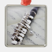 Piccoloflöte auf einer Kerbe Ornament Aus Metall (Vorne)