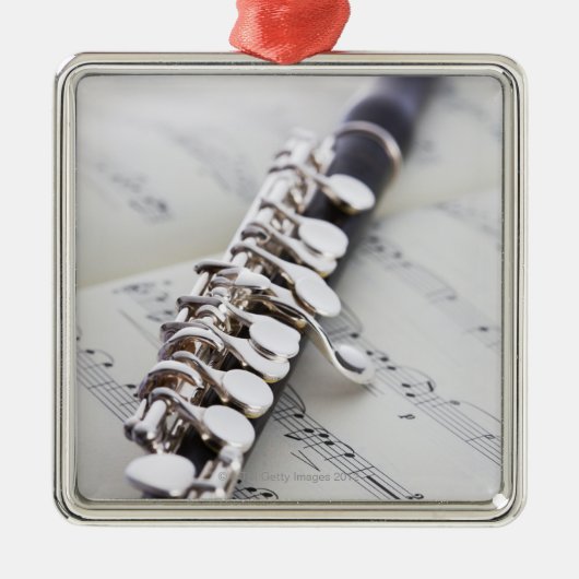 Piccoloflöte auf einer Kerbe Ornament Aus Metall (Vorne)