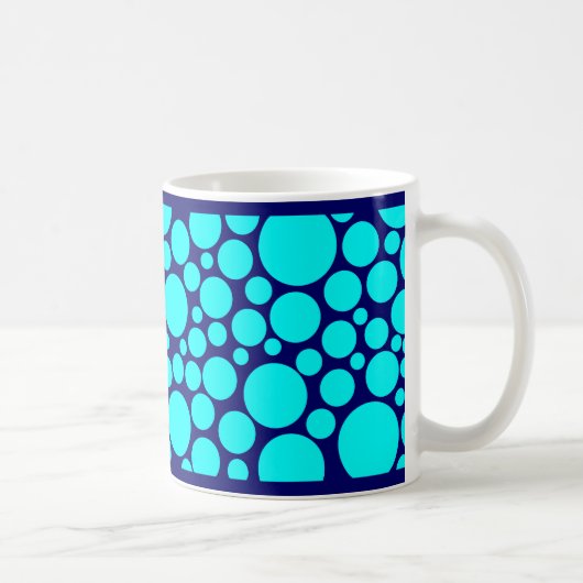 Pickeliges Cyan-blaues auf dunkelblauem Kaffeetasse (Rechts)
