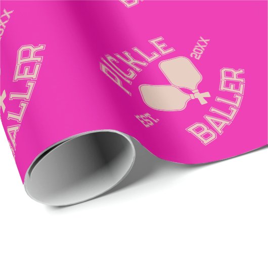 Pickle Baller Pickleball-Kollegialtypografie Geschenkpapier (Rolleneckpunkt)