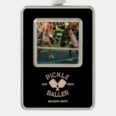 Pickle Baller Pickleball-Kollegialtypografie Rahmen-Ornament Silber (Vorderseite)