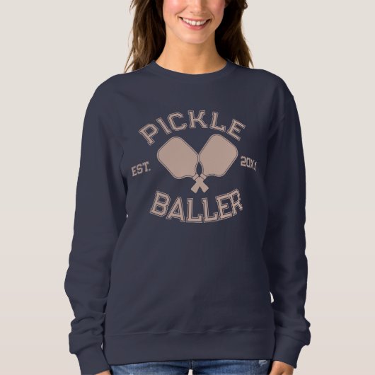 Pickle Baller Pickleball-Kollegialtypografie Sweatshirt (Vorderseite)