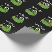 Pickle-ish Ticklish Funny Pickle Puns Dark BG Geschenkpapier (Ecke)
