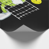 Pickle Playing Pickleball - Funny Pickleball Paddl Geschenkpapier (Ecke)