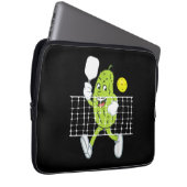 Pickle Playing Pickleball - Funny Pickleball Paddl Laptopschutzhülle (Vorne Rechts)