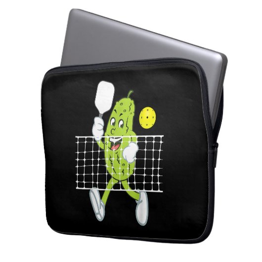 Pickle Playing Pickleball - Funny Pickleball Paddl Laptopschutzhülle (Vorderseite Links)