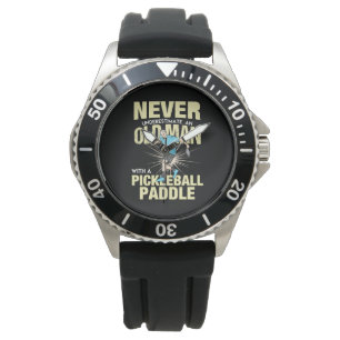 Pickleball - Alter Mann mit Pickleball-Paddel Armbanduhr