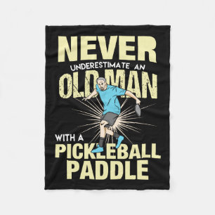 Pickleball - Alter Mann mit Pickleball-Paddel Fleecedecke