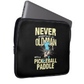 Pickleball - Alter Mann mit Pickleball-Paddel Laptopschutzhülle (Vorne Rechts)